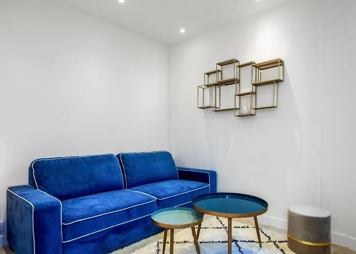 Cozy Near The 公寓 *